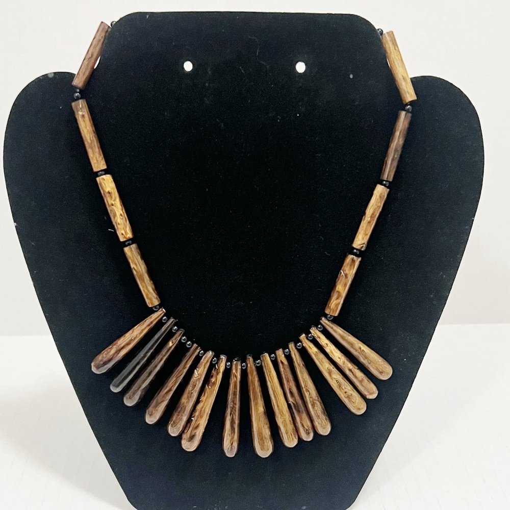 Vintage Wood design collar Necklace